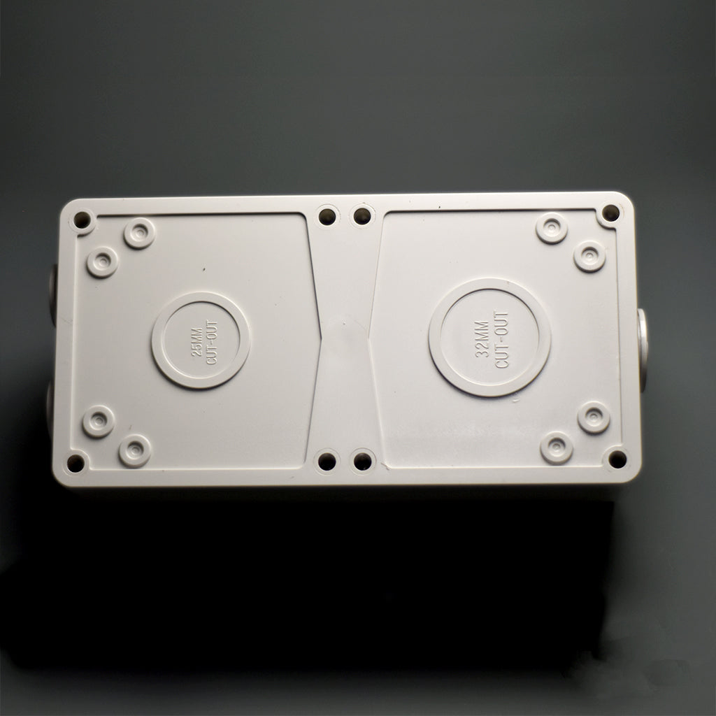 3 Pin 10A Weatherproof Combination Switched Socket