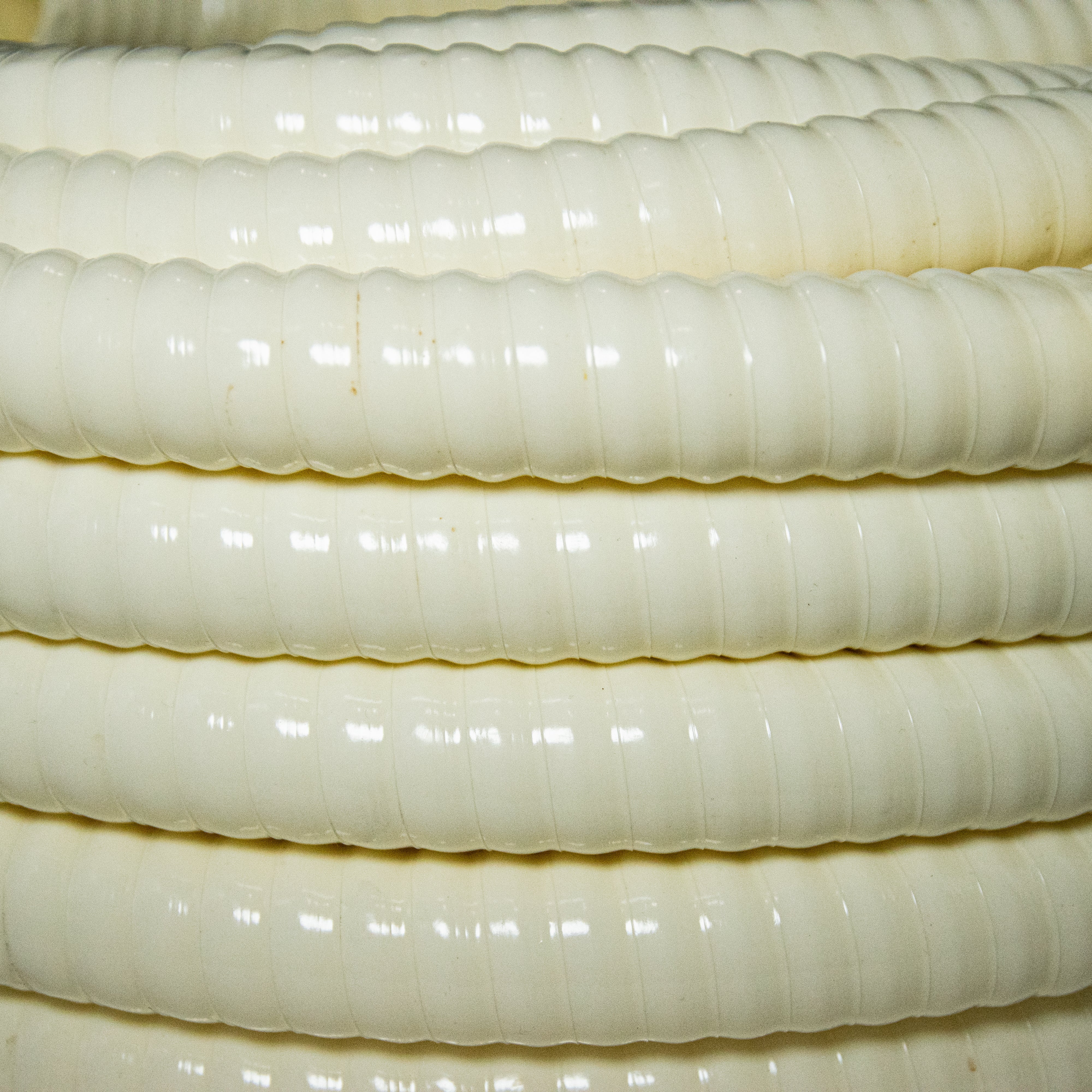 Insulated Drain Pipe | 19mm x 20M | Creamy White Star Sparky Direct